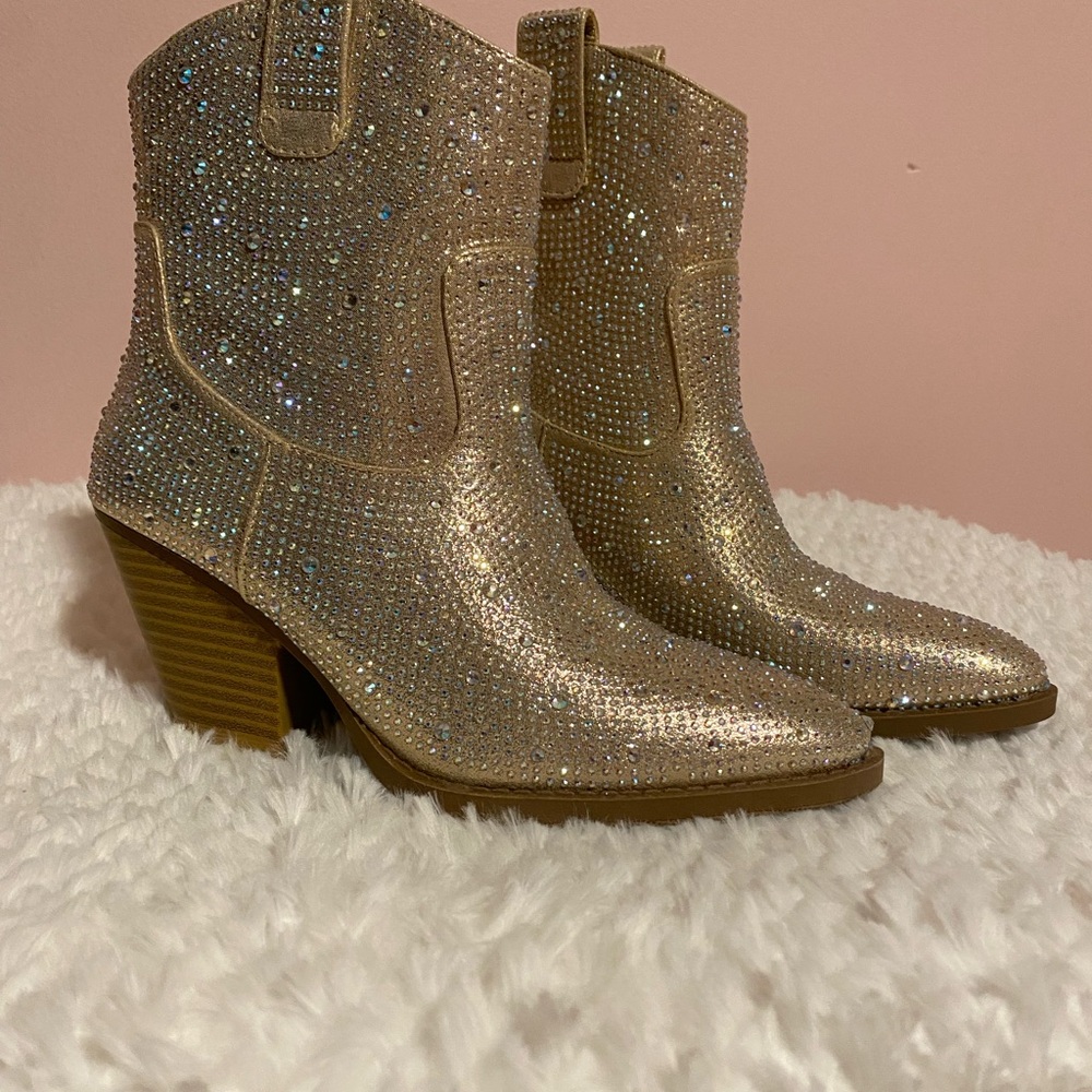 NWOT! Sparkling Rhinestone Booties ✨